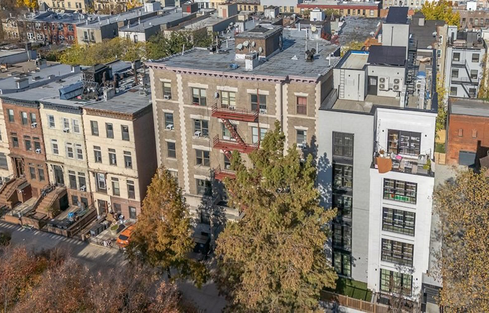 Marcus & Millichap closes sale of 21-unit apartment building for $3.8 million